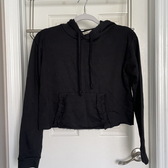 Pullover Ruffle Crop Hoodie - Black - Picture 4 of 6